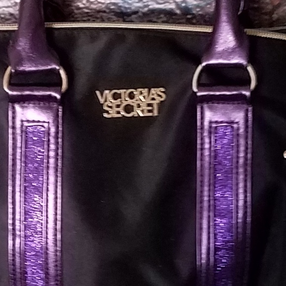 Barrel Bag w/Clutch Cosmetic Bag - Picture 4 of 7